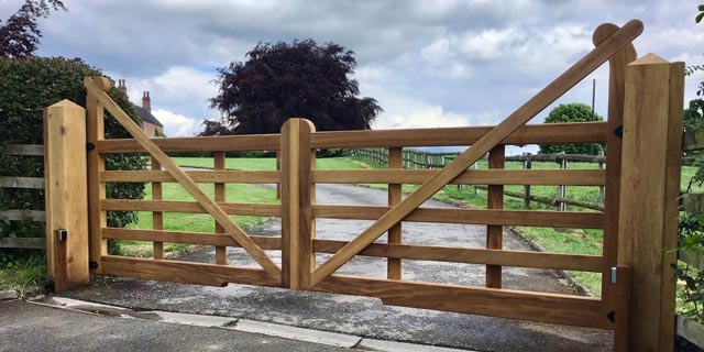 Fencing-in-kent-Wooden-5-bar-gate-tab